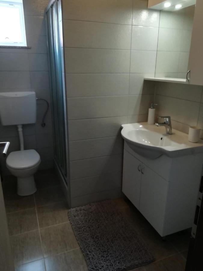 Apartment Villa Bijele Stijene Karlobag Eksteriør bilde